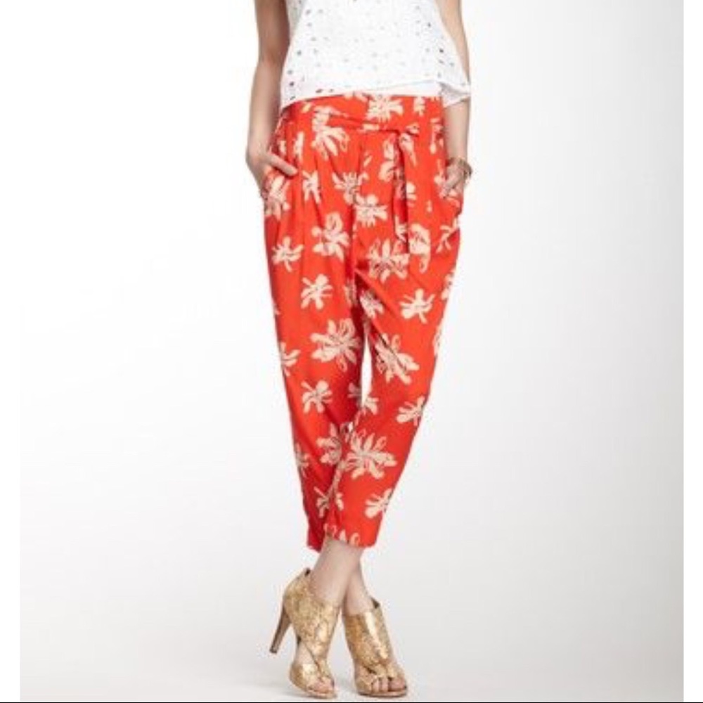 Viva Vena! High Waisted Pleat Ankle Pant